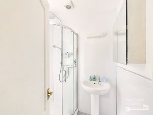 Ensuite- click for photo gallery